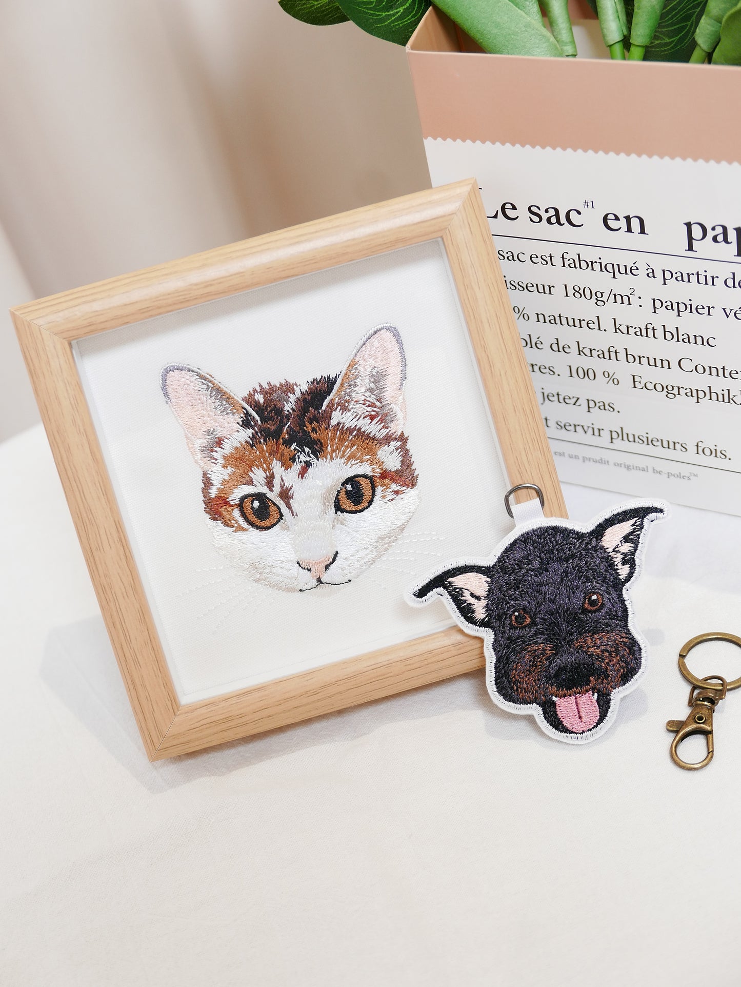 客製化毛孩刺繡相框
